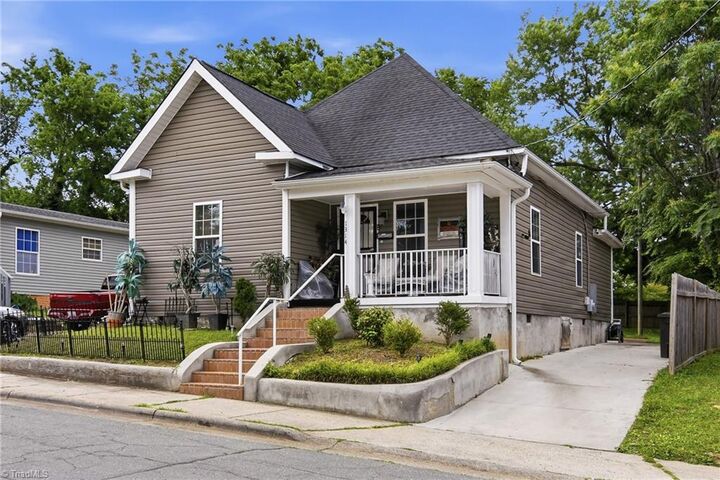Property Photo:  1314 E First Street  NC 27101 
