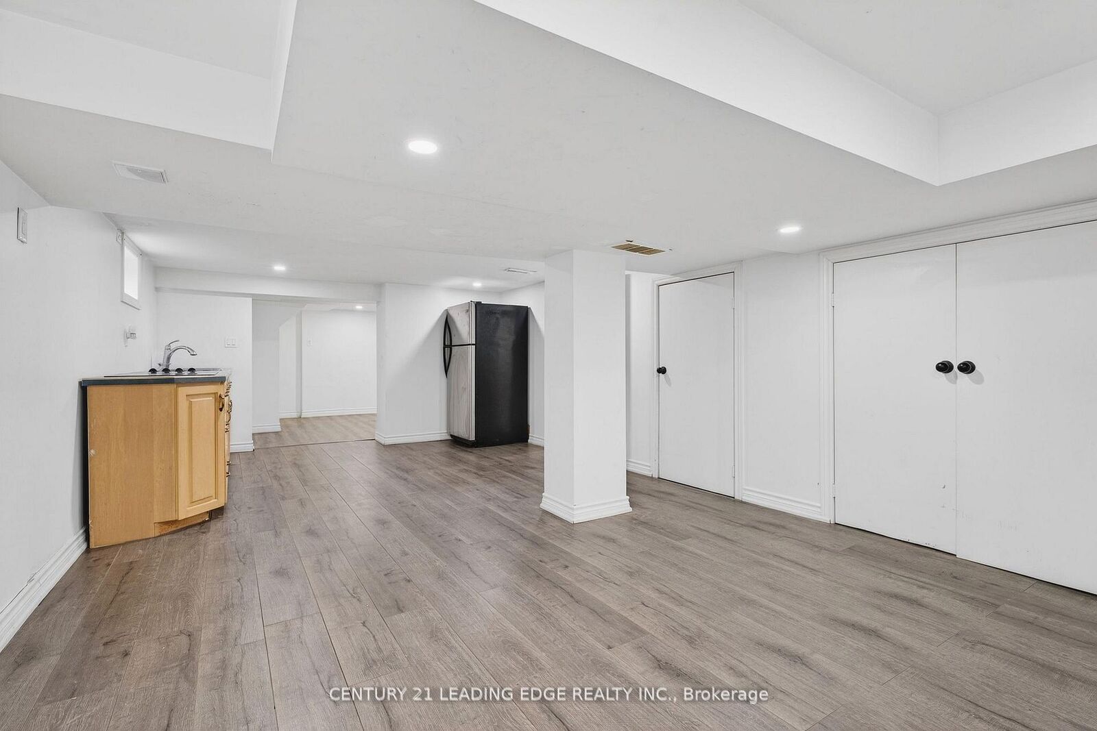 Photo de la propriété: 90 Park Road S ON L1J 4G9
