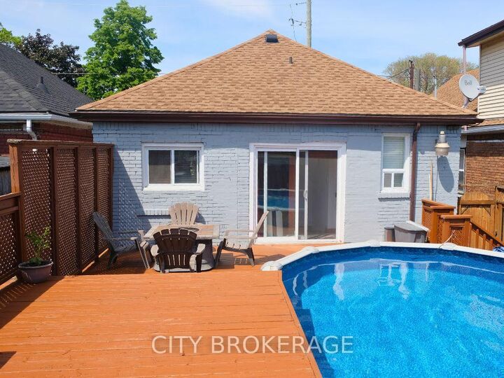 Property Photo: 42 Dalhousie Avenue ON L8L 3J5