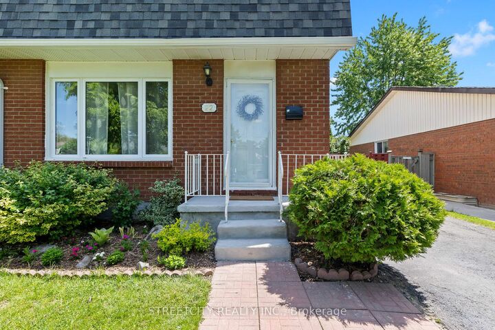 Property Photo: 22 Vincent Crescent ON N6C 5L8