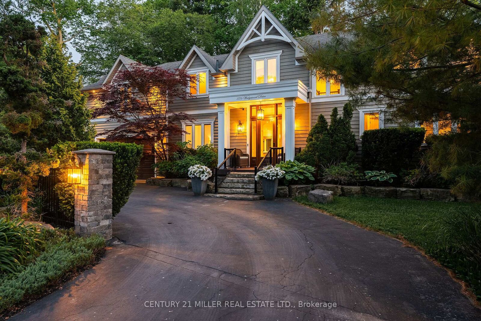 Property Photo:  376 Wedgewood Drive  ON L6J 4S1 