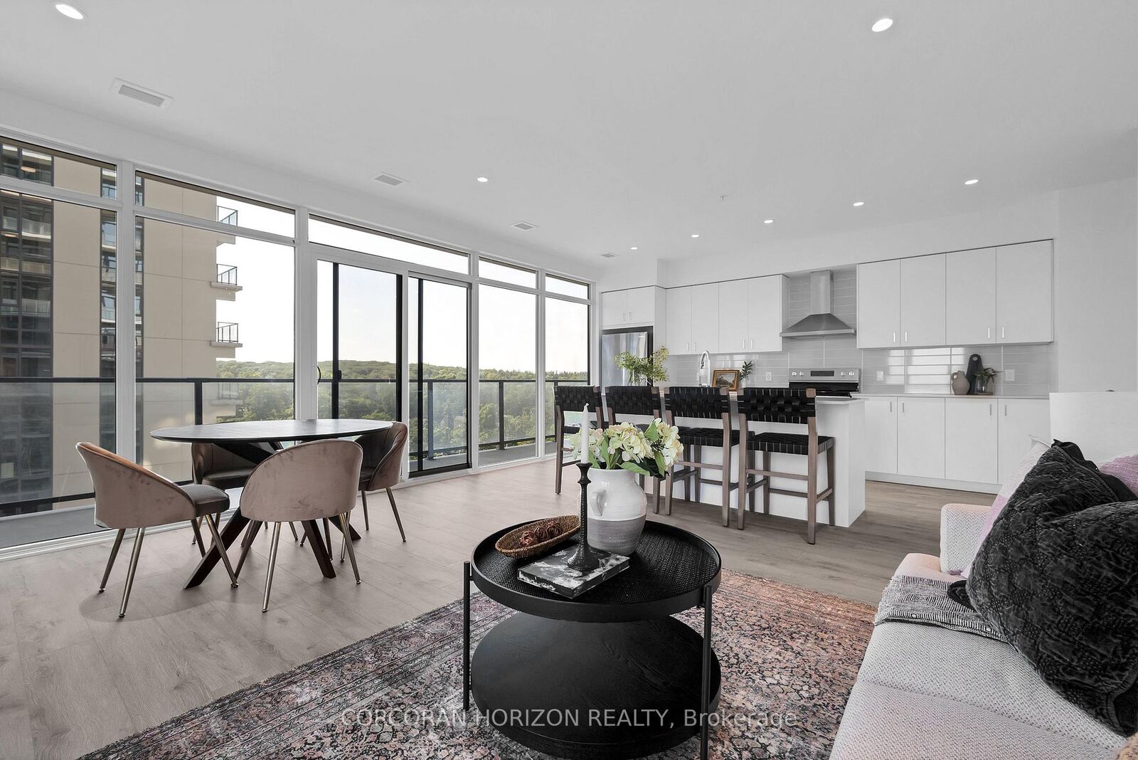 Property Photo: 50 Grand Avenue S 1702 ON N1S 2L8