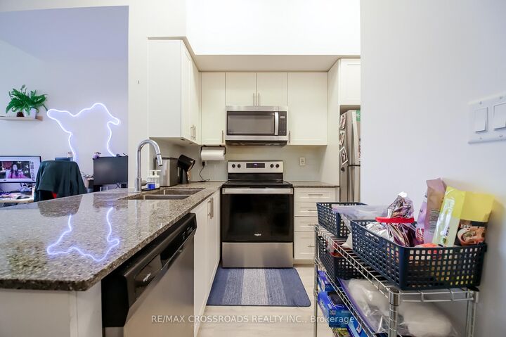 Property Photo:  9700 Ninth Line 717  ON L6B 1A8 