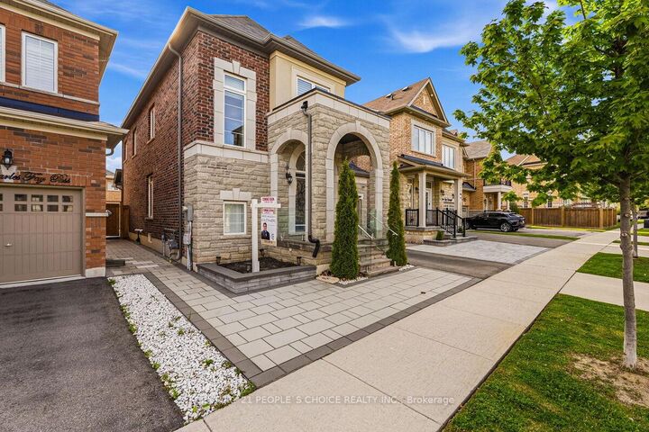 Property Photo: 3294 Charles Fay Passage E ON L6M 5K1