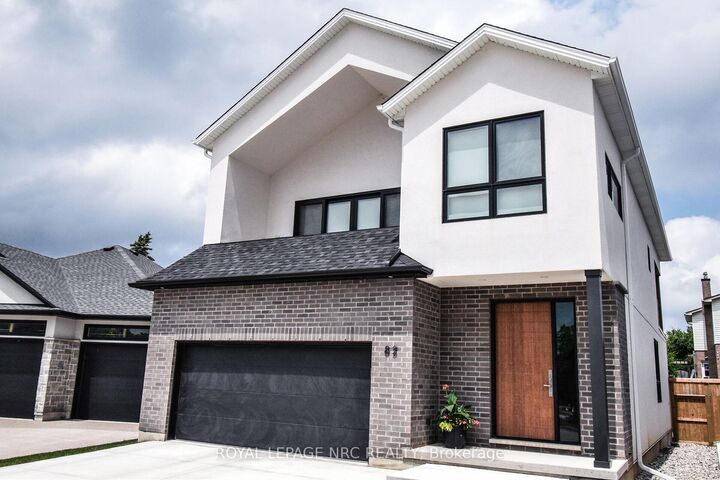 82 Ivy Crescent — photo 1