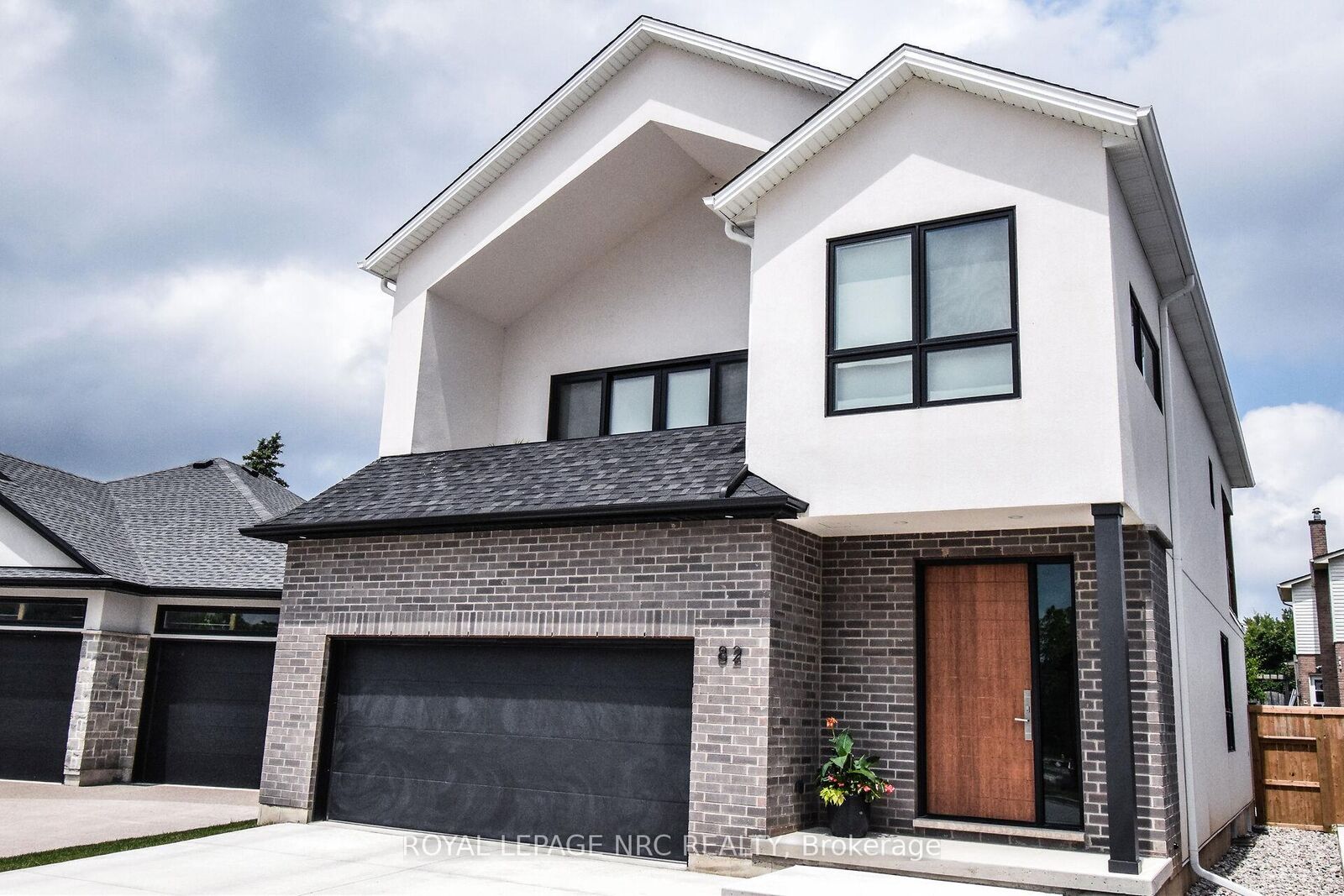Property Photo: 82 Ivy Crescent ON L2V 0J9