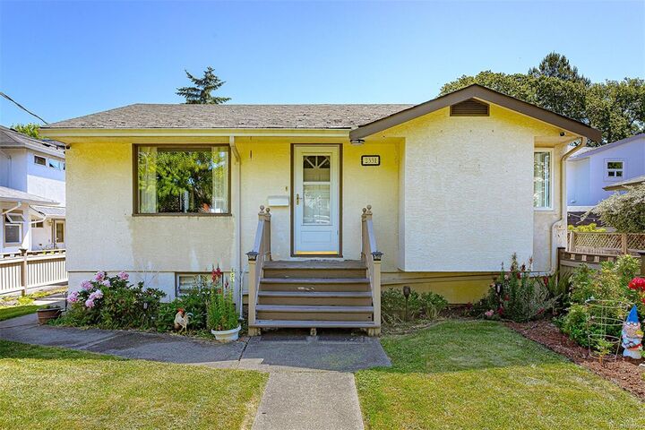 Property Photo:  2331 Victor St  BC V8R 4C8 