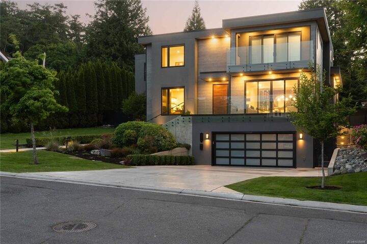 Property Photo: 374 Sunset Ave BC V8S 4L2