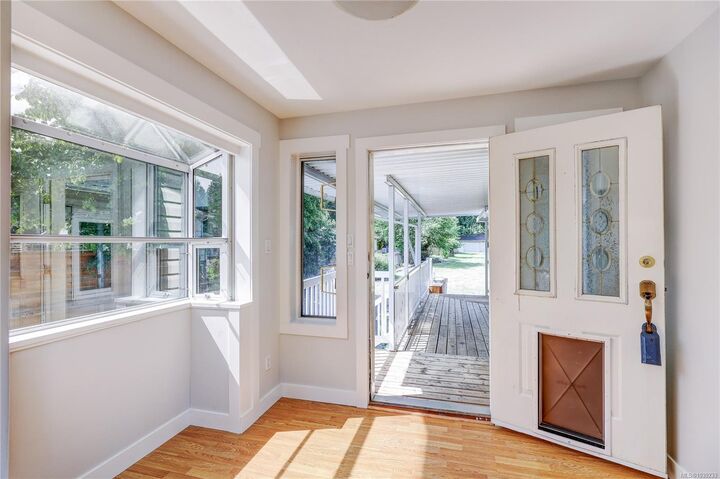 Property Photo:  9486 Chemainus Rd  BC V0R 1K5 