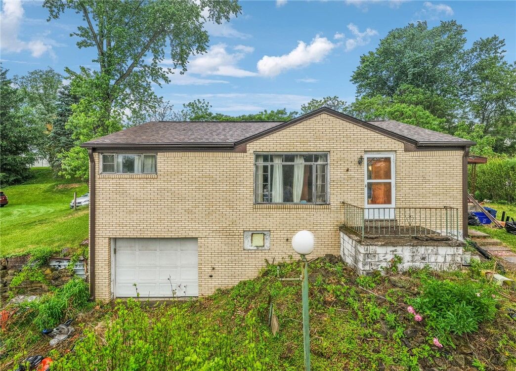 Property Photo:  1200 Robbie Dr  PA 15642 