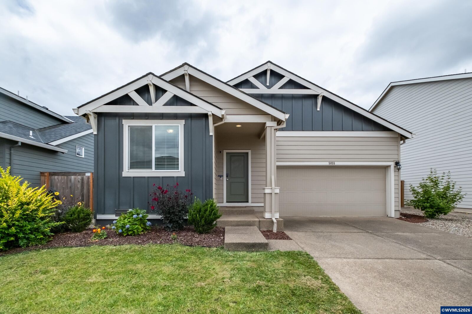 Property Photo:  5055 Comet St NE  OR 97305 