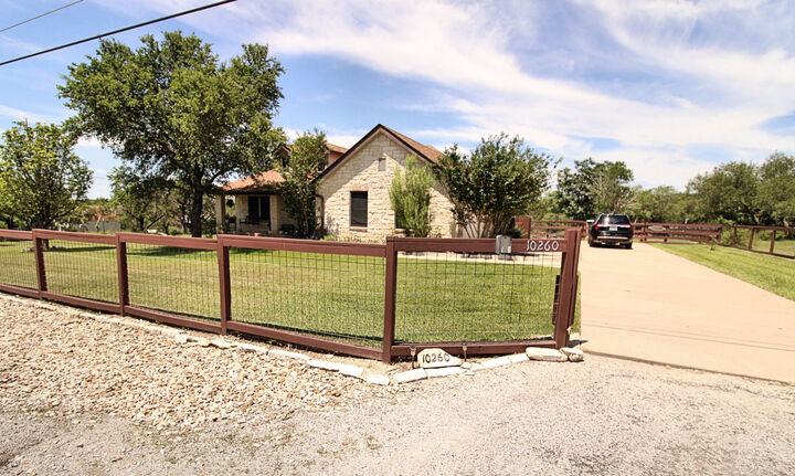 Property Photo:  10260 Twin Lake Loop  TX 78620 