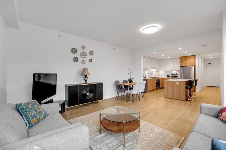 715 W 15th Street 303 — photo 1