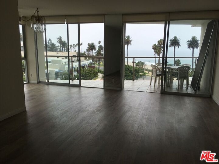 Property Photo:  201 Ocean Ave  CA 90402 