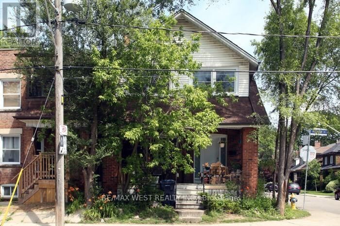 Photo de la propriété:  420 Annette Street  ON M6P 1R9 