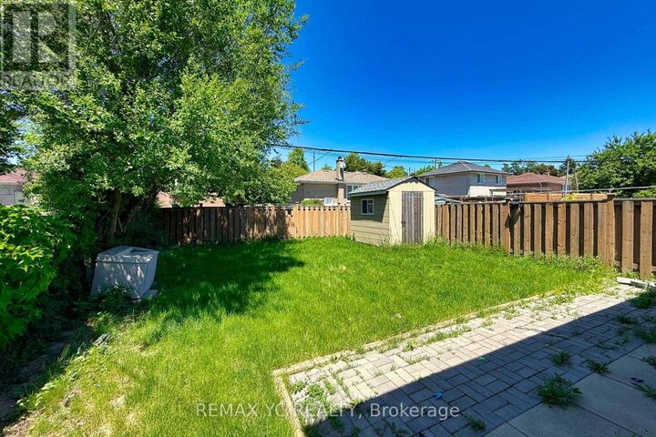Property Photo:  34 Tulane Crescent Bsmt  ON M3A 2C1 