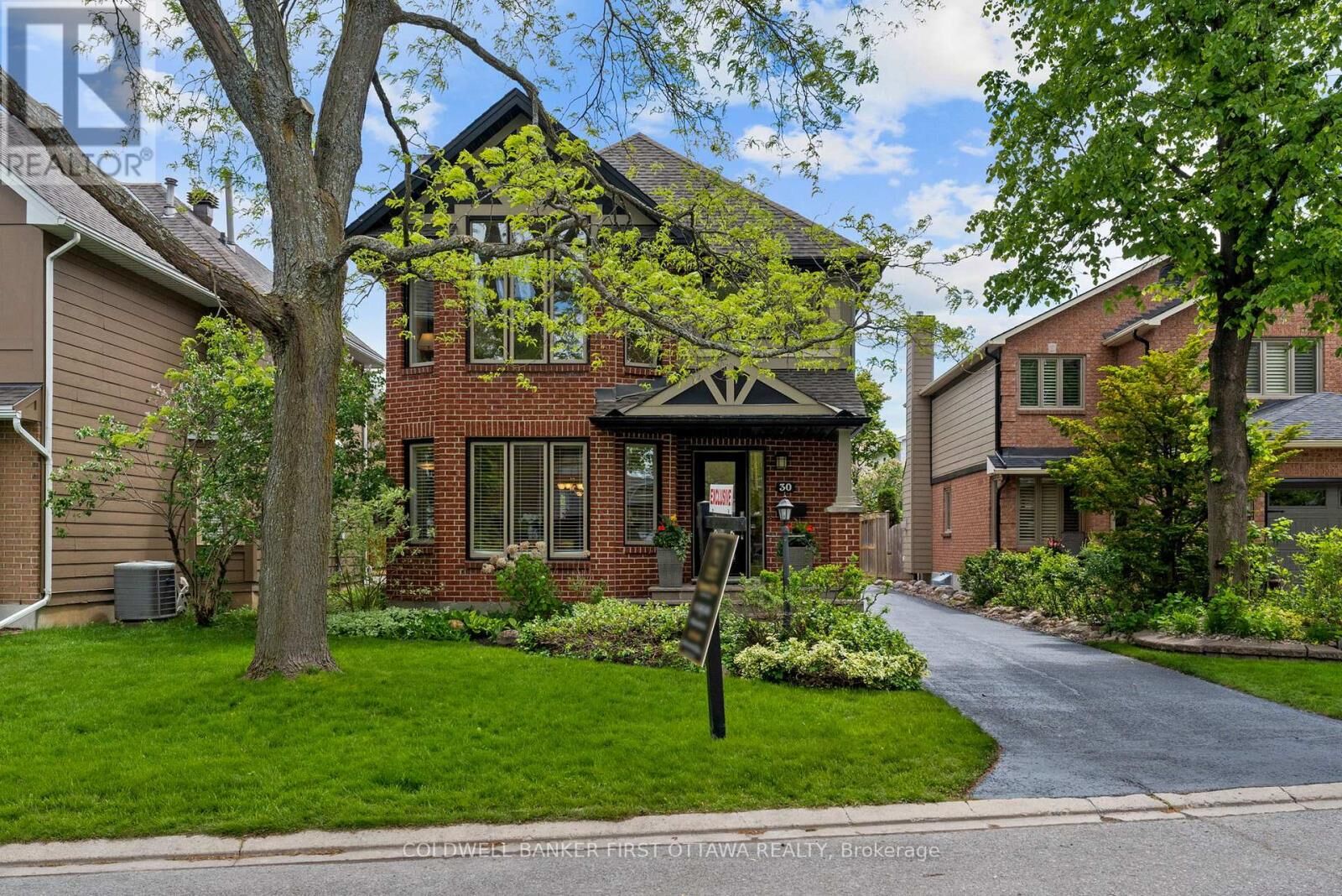 Property Photo:  30 Castlethorpe Crescent  ON K2G 5P7 
