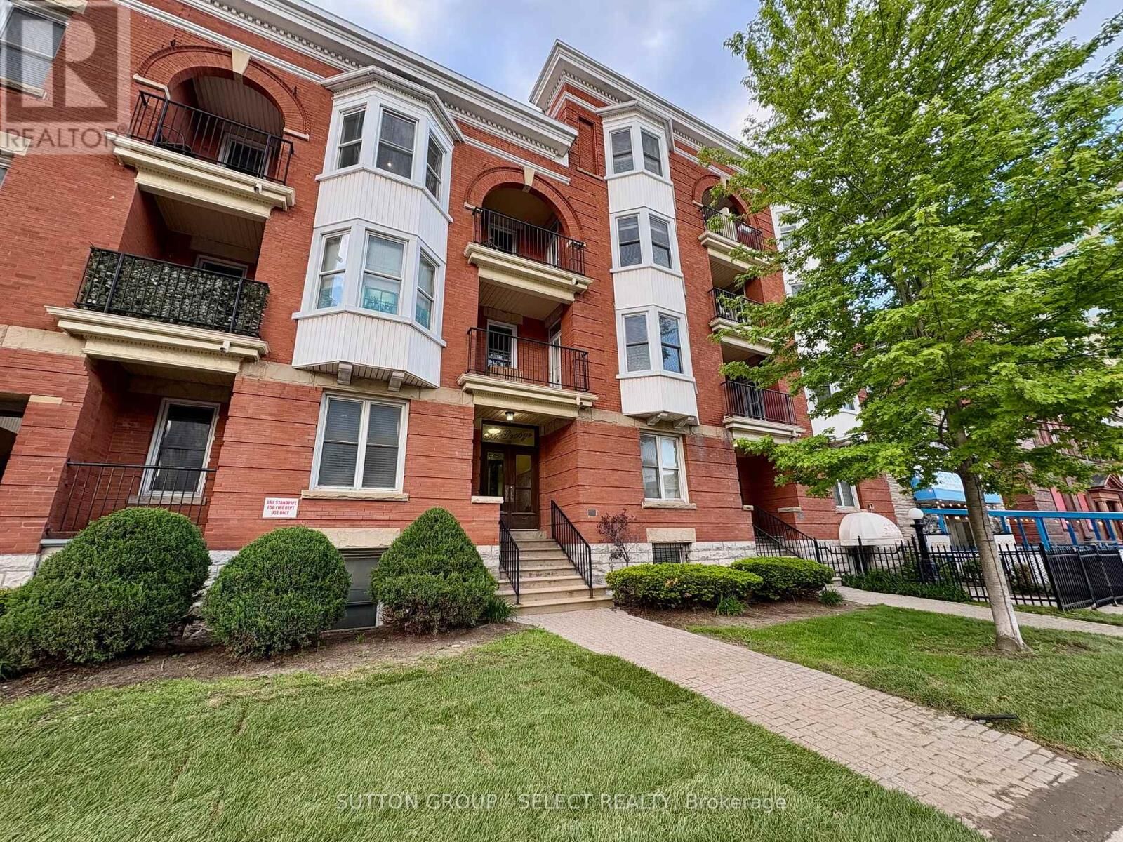 Property Photo:  440 Wellington Street 103  ON N6A 3P2 