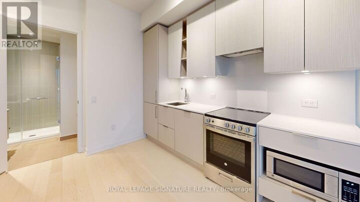 Property Photo:  3900 Confederation Parkway 2505  ON L5B 0M3 
