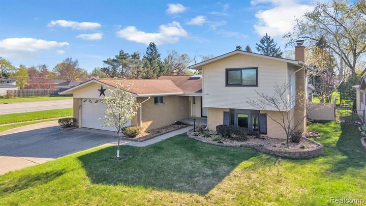 Property Photo:  9498 Bassett Street  MI 48150 3311 