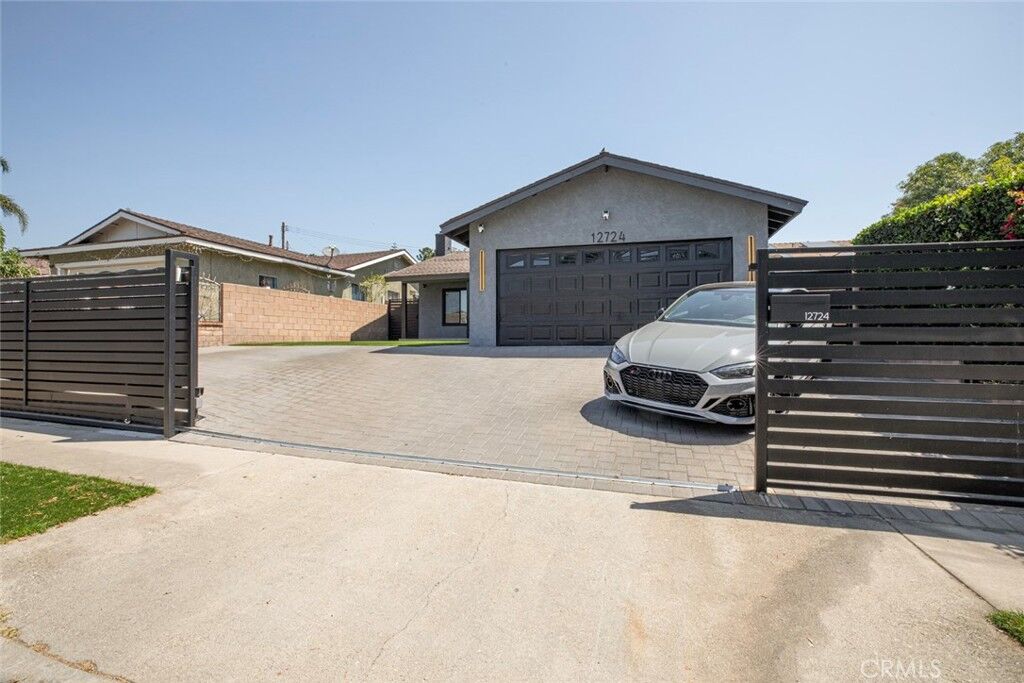 Property Photo:  12724 De Foe  CA 91342 