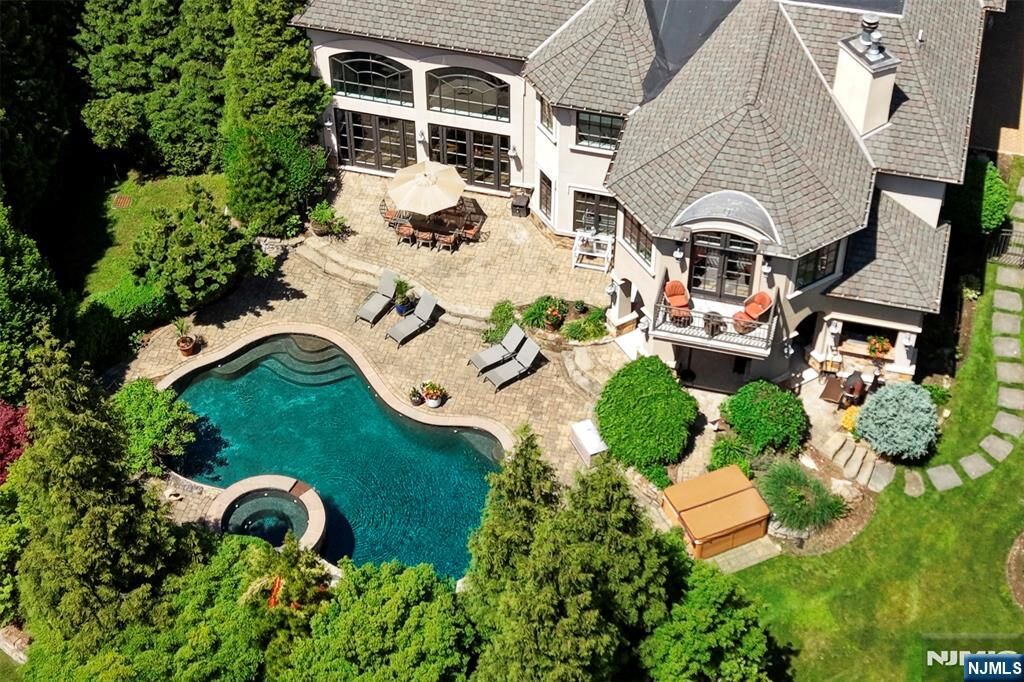Property Photo:  70 Oak Drive  NJ 07458 