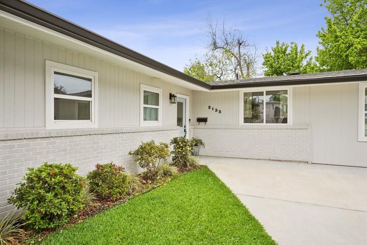 Property Photo:  2133 Generes Drive  LA 70123 
