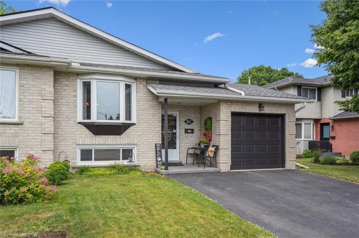 Property Photo:  