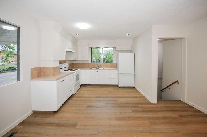 Property Photo:  4201 50 Avenue  AB T4V 0P9 
