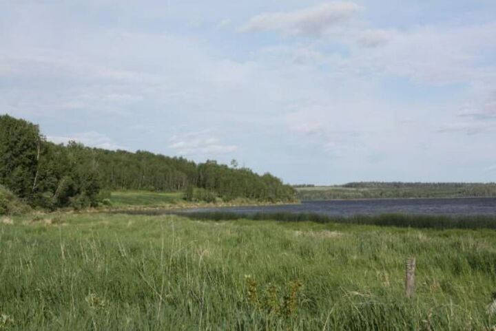 Property Photo:  8 Islandview Road  AB T0A 2C1 