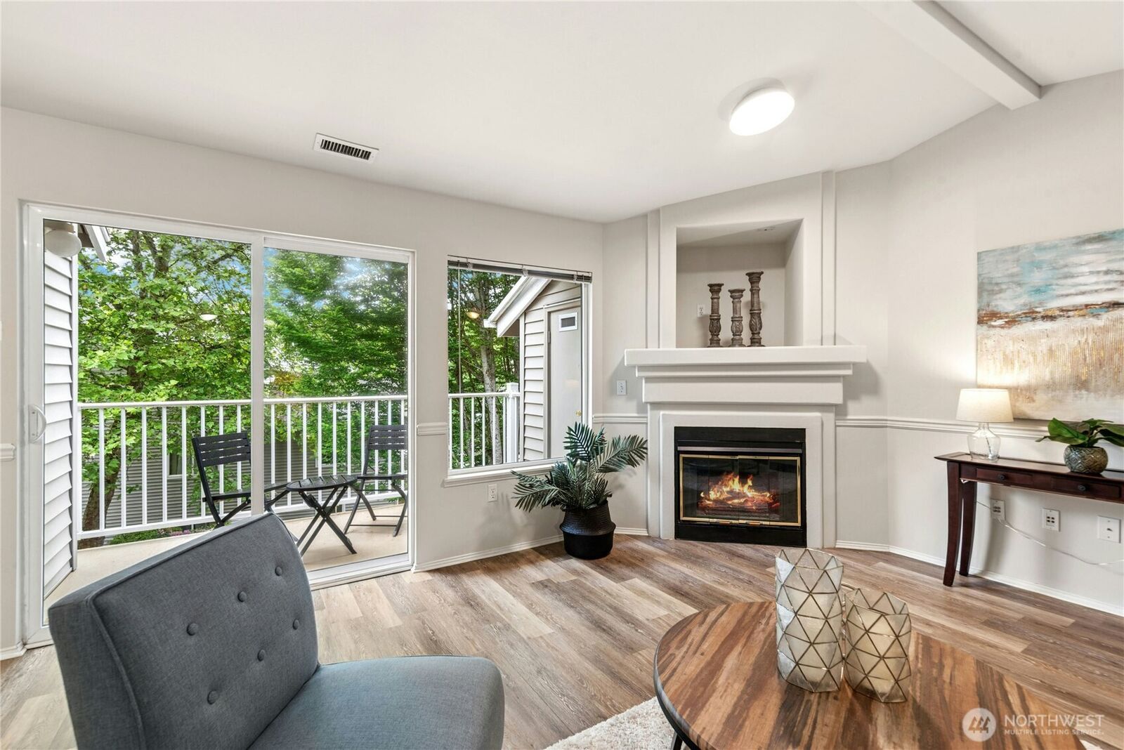 Property Photo: 25235 SE Klahanie Boulevard E305 WA 98029