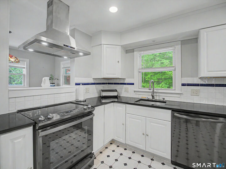 Property Photo:  15 Cloverdale Circle  CT 06417 