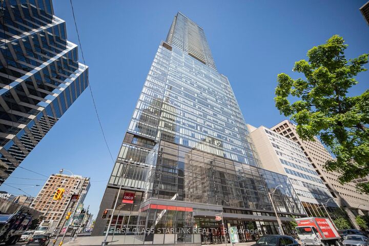 488 University Avenue 4802 — photo 1