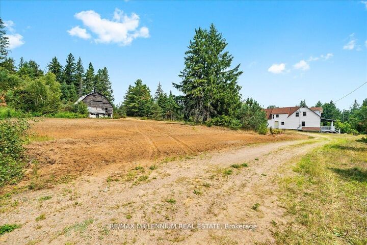 Property Photo: 3529 Highway 118 N/A E ON P1L 1X1