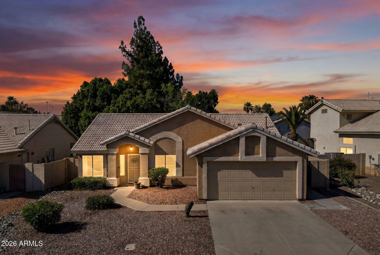 Property Photo: 1114 E Artesian Way AZ 85234