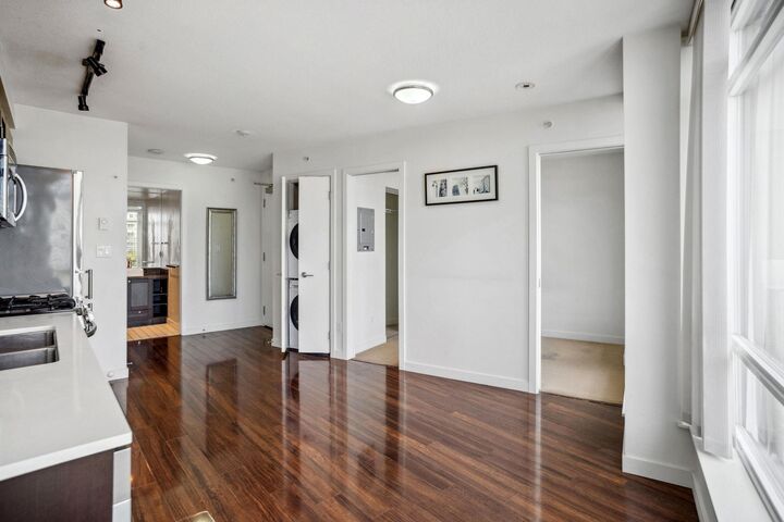 Property Photo: 4815 Eldorado Mews 810 BC V5R 0B2