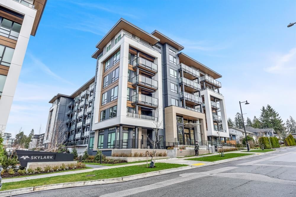Property Photo: 629 Cottonwood Avenue 304 BC V3J 0S5