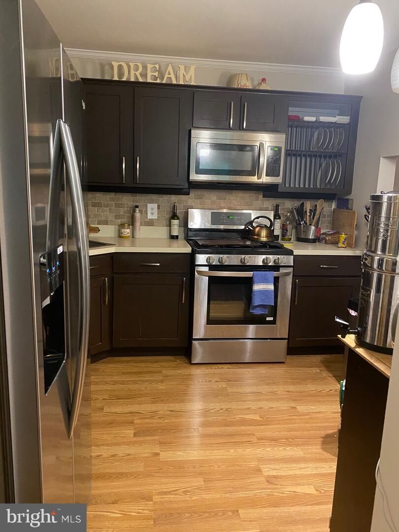 Property Photo:  19 Hemlock Court  NJ 08619 