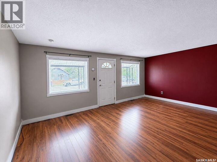 Property Photo:  415 8th Street E  SK S6V 0V8 