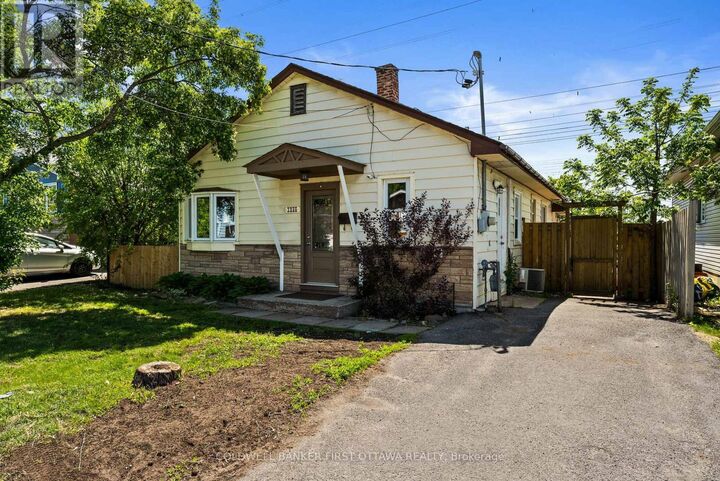 Property Photo:  1246 Kitchener Avenue  ON K1V 6W5 