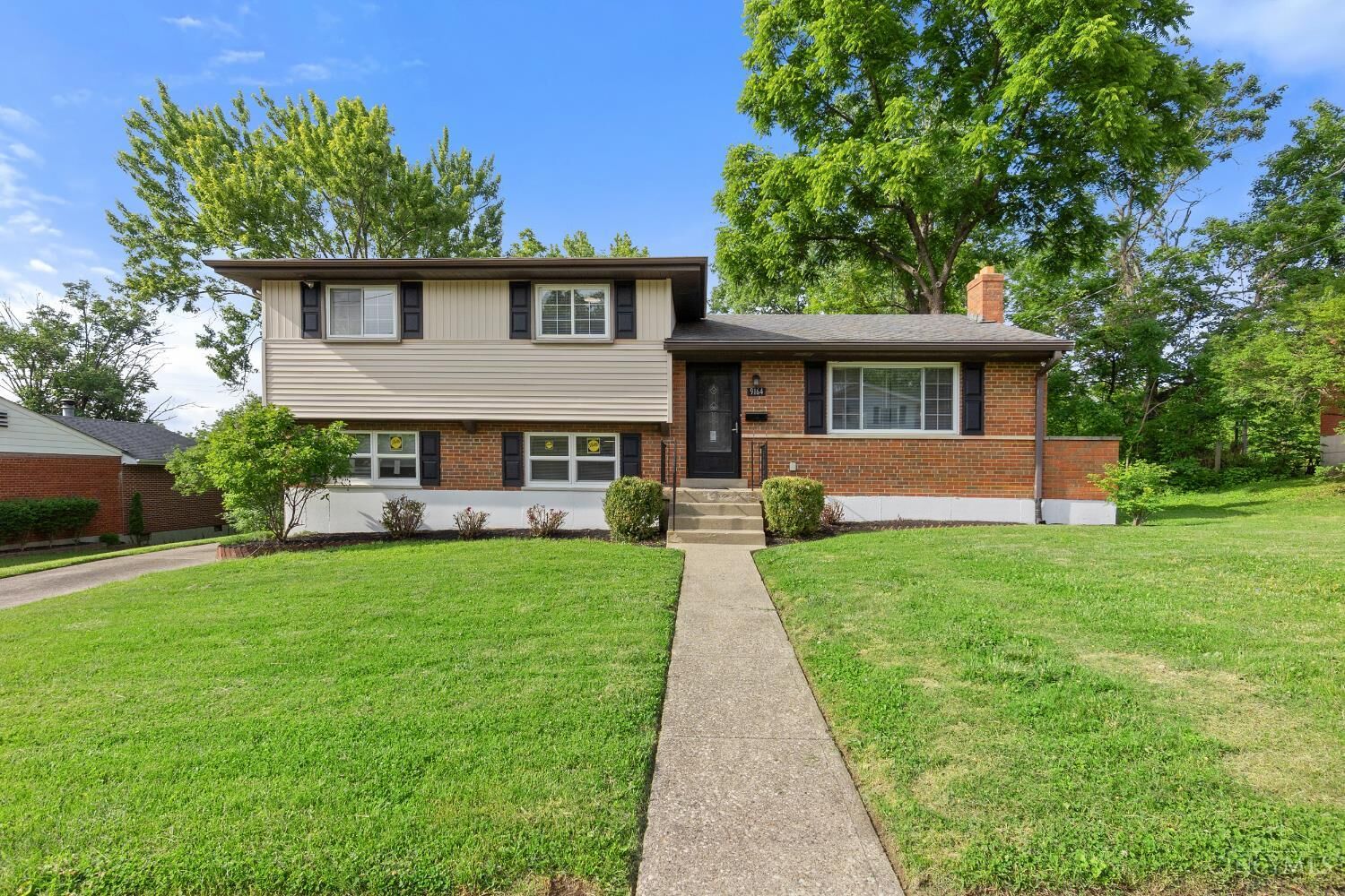 Property Photo:  9164 Cherry Blossom Lane  OH 45231 