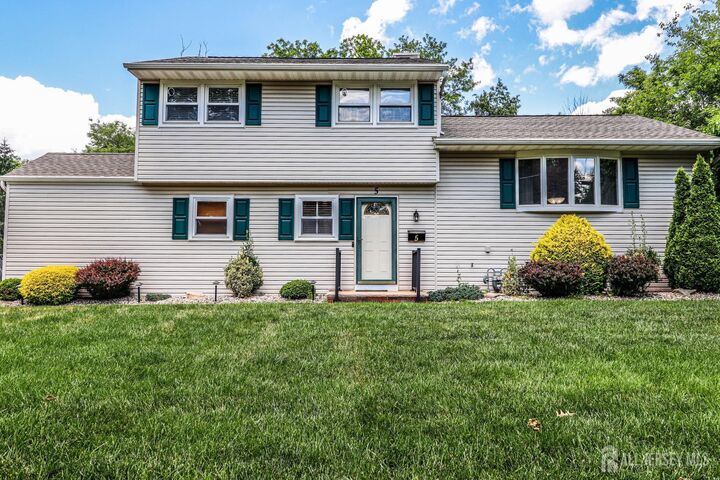 Property Photo:  5 Overhill Road  NJ 08816 