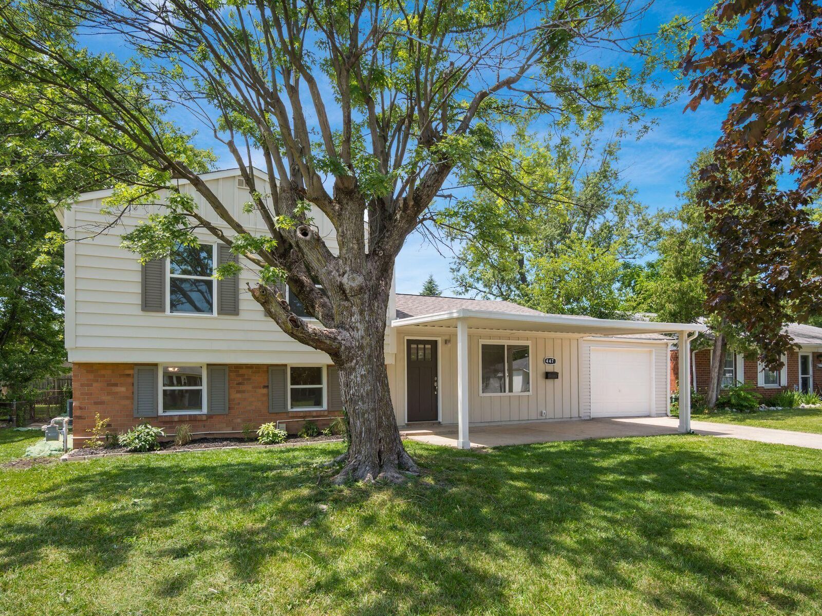 Property Photo: 447 Celina Road OH 43228