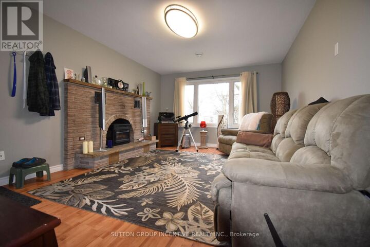 Property Photo:  5 Lanark Crescent  ON L2M 6E1 