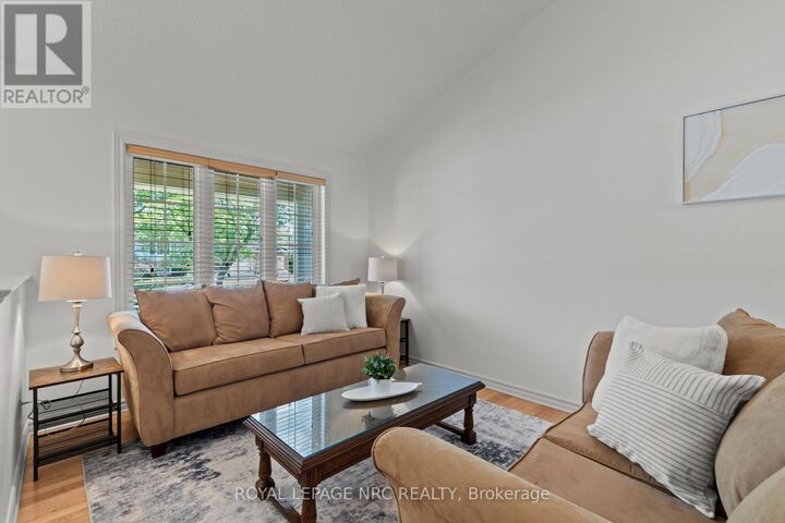 Property Photo:  14 Hope Avenue West  ON L0S 1T0 