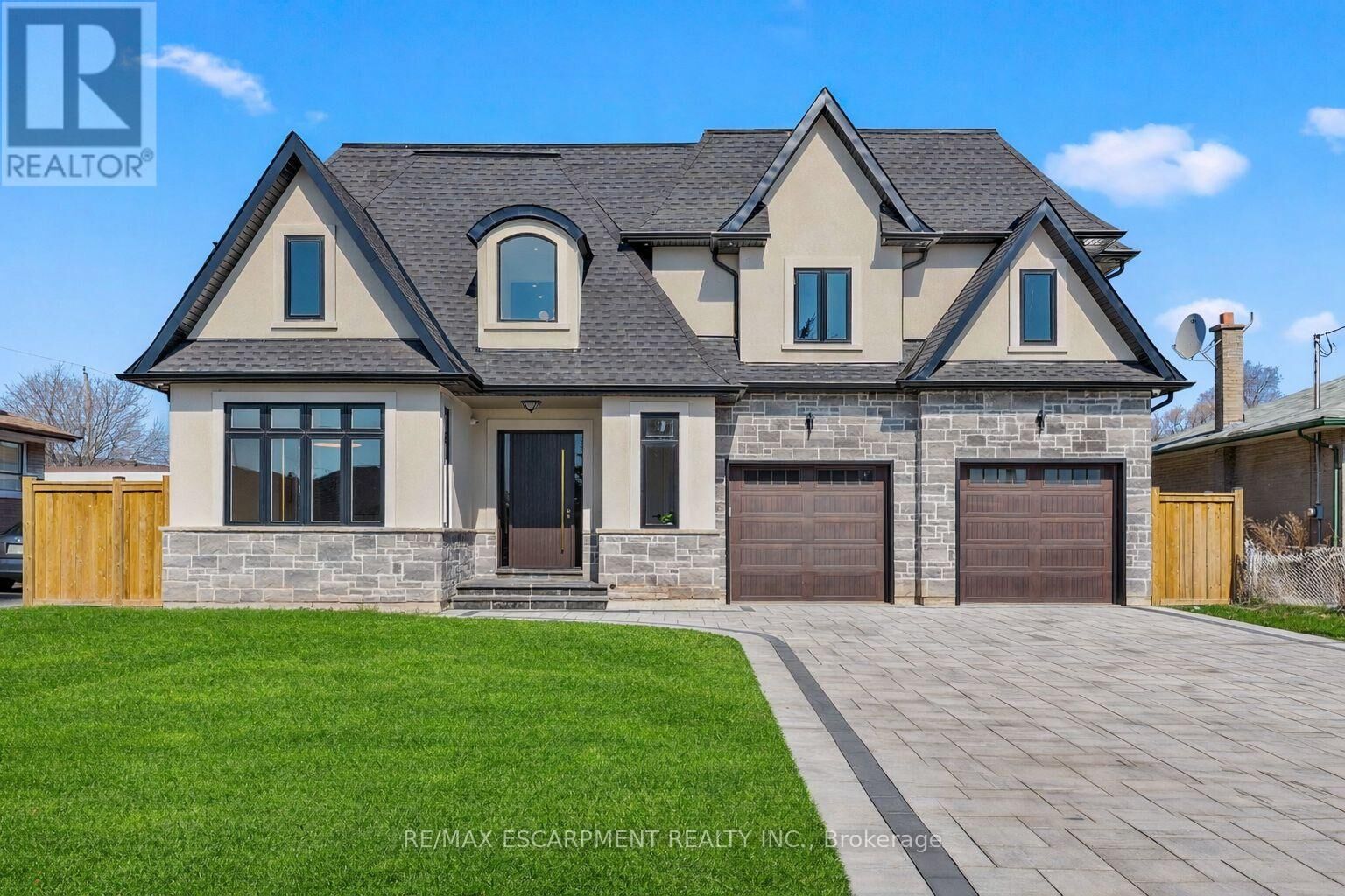 Property Photo:  383 Wadsworth Street  ON L6K 2A2 