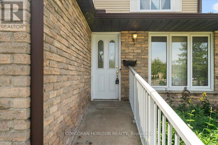 Property Photo:  28 Chad Crescent  ON M1B 2Z6 