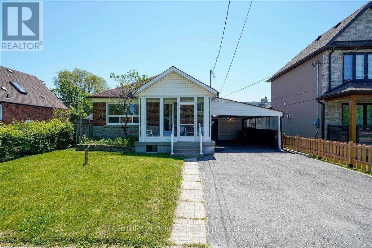 Property Photo:  55 Cornwallis Drive  ON M1P 1H6 