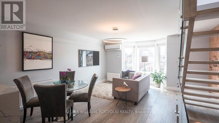 Property Photo:  207 Beatrice Street 2nd Fl  ON M6G 3E9 