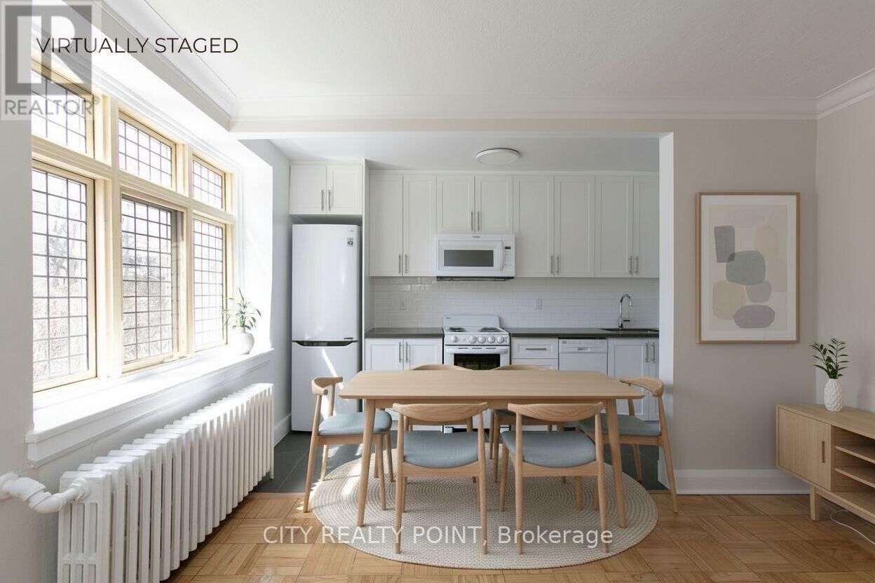 Photo de la propriété:  398 Avenue Road 423  ON M4V 2H4 